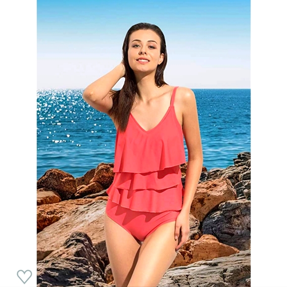 NWT **Black** Plus Sized Two Piece Tankini Swimsuit - Size Medium - Picture 1 of 7